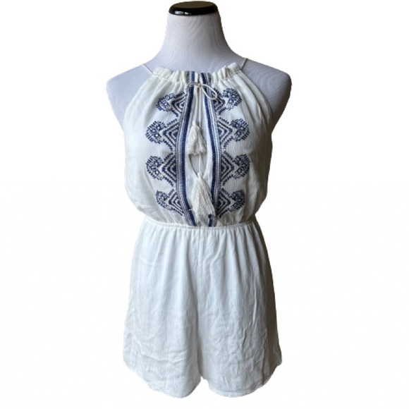 Missguided Women’s White with Blue Embroidery Romper. Size US 6. - Picture 5 of 15